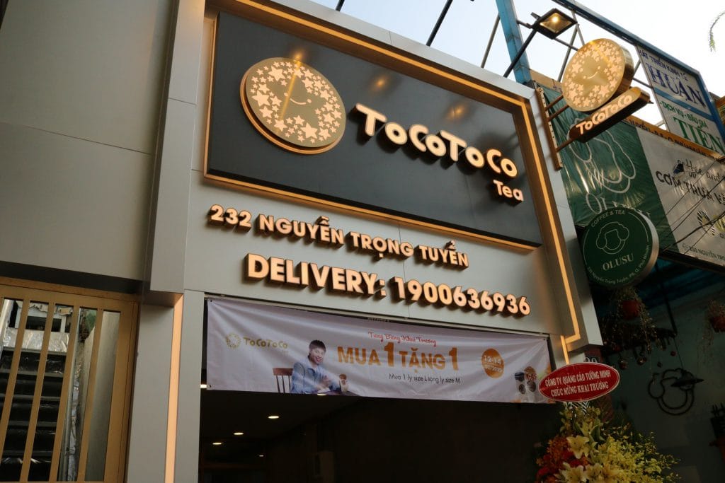 Bảng hiệu ToCoToCo do Tường Minh thực hiện được sử dụng từ các chất liệu bền bỉ Bảng hiệu ToCoToCo do Tường Minh thực hiện được sử dụng từ các chất liệu bền bỉ