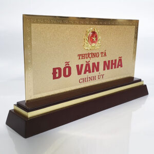 Biển chức danh gỗ đồng quân đội