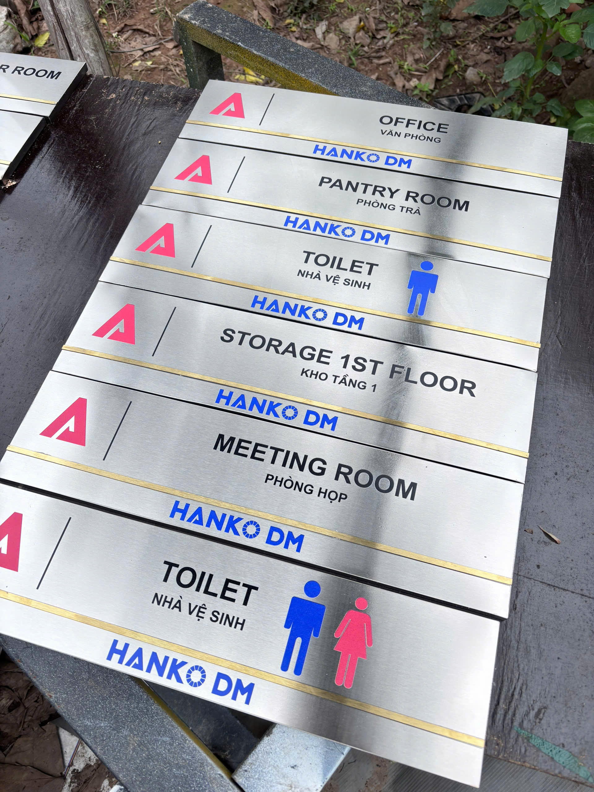 Biển phòng inox in UV