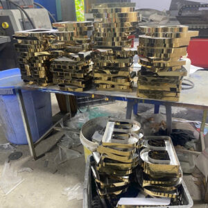 Chữ inox 304 vàng gương không led