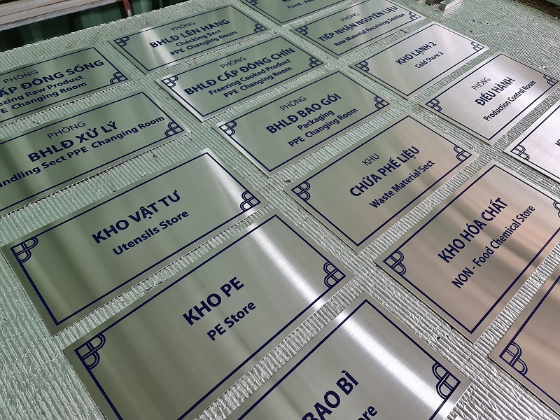 Bảng tên phòng ban kim loại