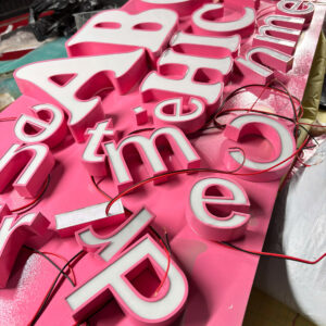 Chữ inox lọng viền mặt mica